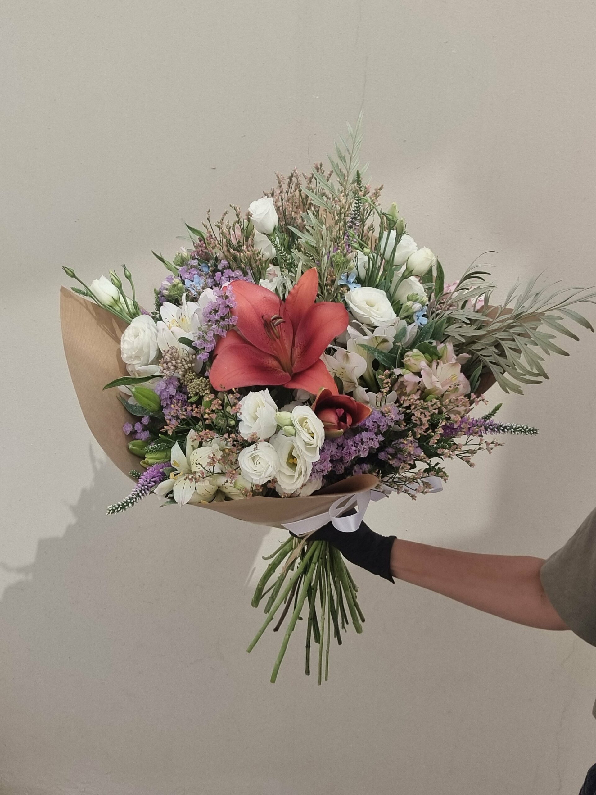 ⁦Red Lily ♥️⁩ – תמונה ⁦3⁩